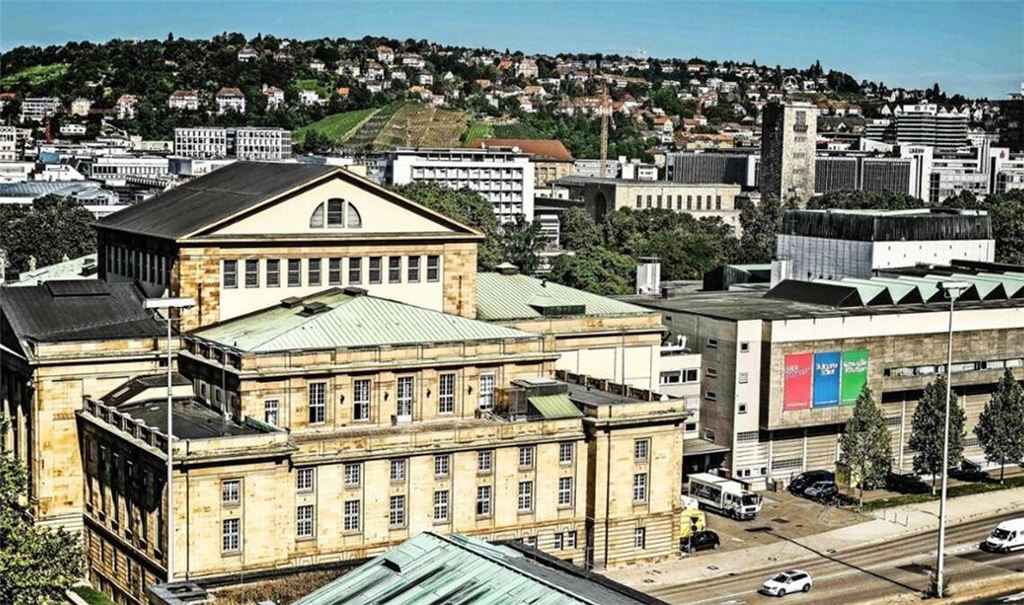 Das Kulissengebäude der Staatstheater Stuttgart (rechts neben dem Opernhaus) soll abgerissen werden. Nach Ideen wird nun gesucht.