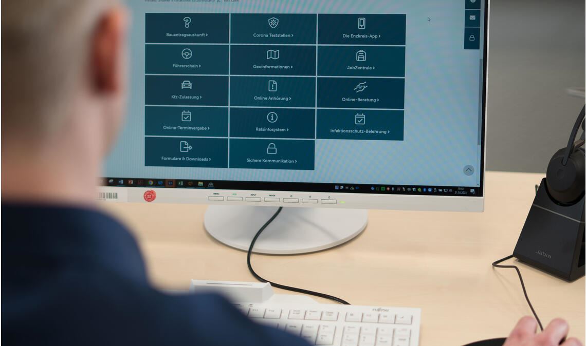 Der steinige Weg zur papierlosen Behörde Das Land Baden-Württemberg hat mit seinem Serviceportal unter www.service-bw.de eine zentrale Infrastruktur etabliert, die von den einzelnen Landratsämtern genutzt werden kann. Foto: Enzkreis/Seibel