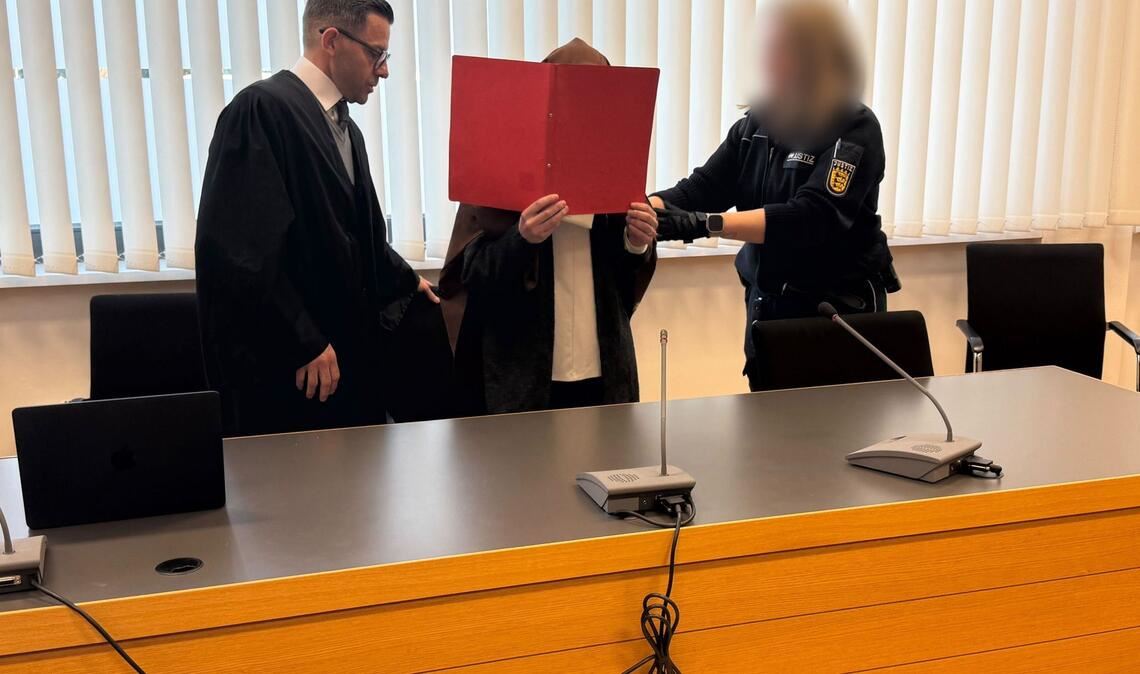 Das Landgericht Heidelberg verurteilte die Frau nun unter anderem wegen gewerbsmäßigen Betrugs und Urkundenfälschung. (Archivbild)