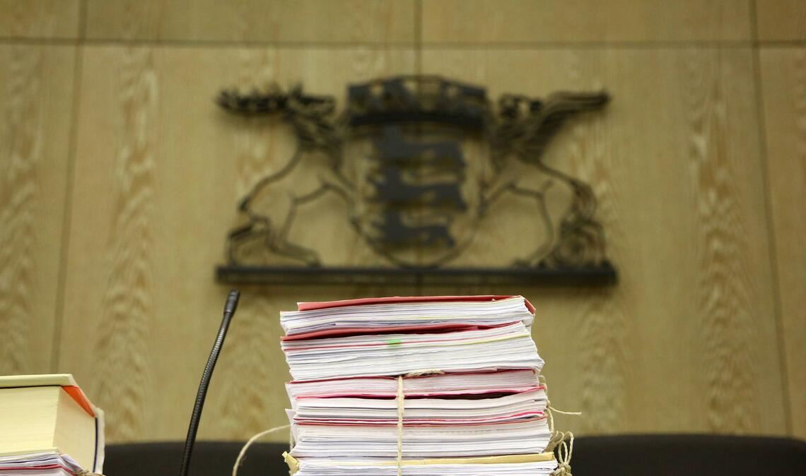 Das Landgericht hat einen 27-Jährigen zu elf Jahren Haft wegen versuchten Mordes verurteilt. (Symbolbild)