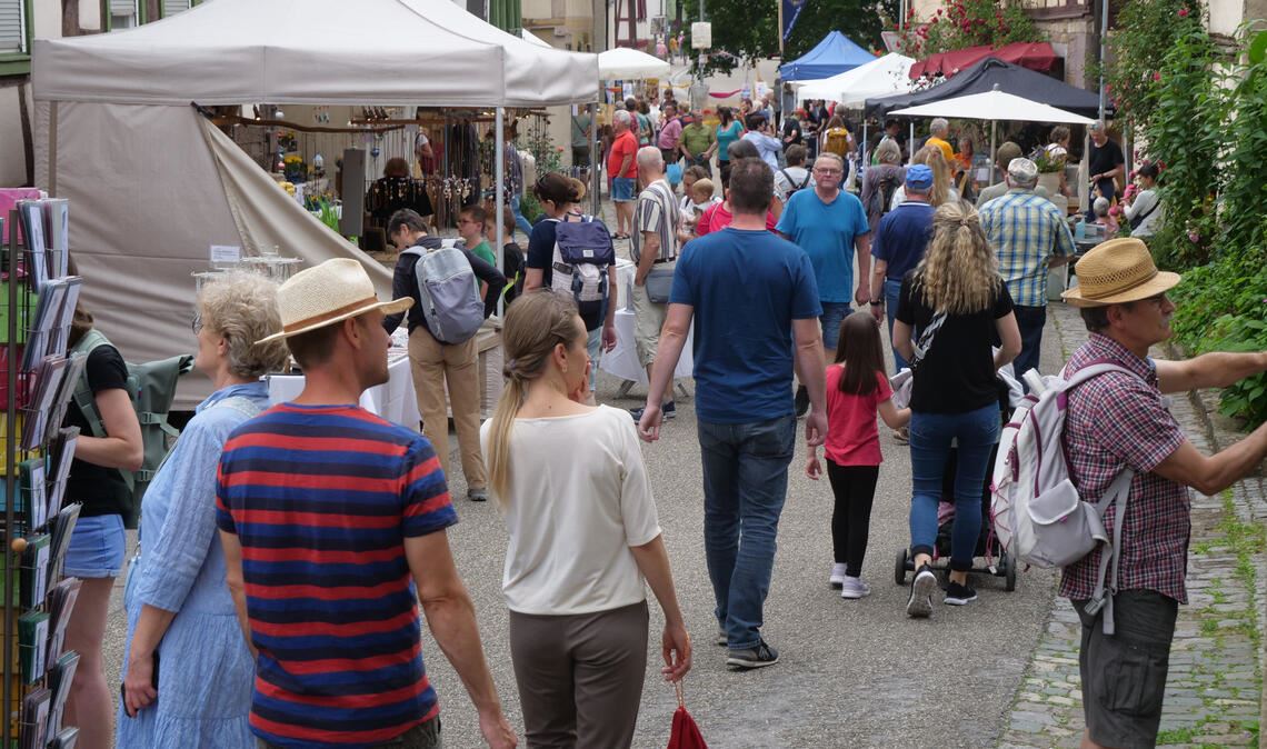 Lebendiges Handwerk lockt die Menschen nach Diefenbach Das Lebendige Handwerk lockt am Wochenende viele Besucher nach Diefenbach.