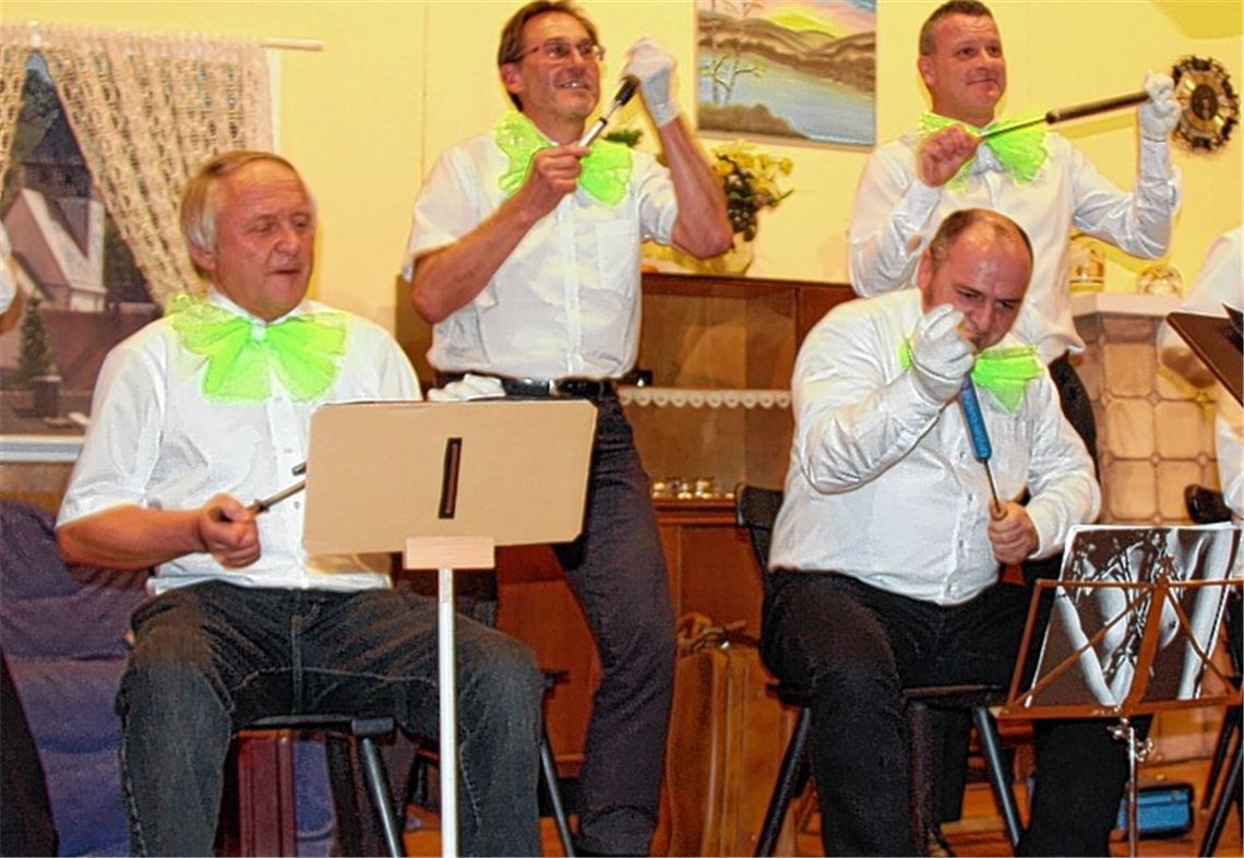 Das Luftpumpen-Orchester fügt der Playback-Musik neue Töne hinzu.