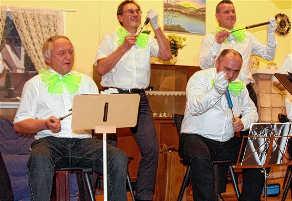 Das Luftpumpen-Orchester fügt der Playback-Musik neue Töne hinzu.