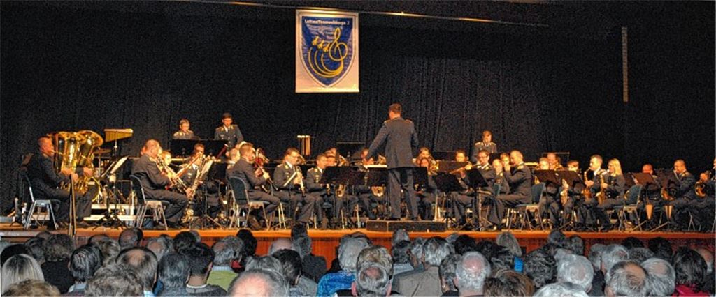 Das Luftwaffenmusikkorps 2 ist zu Gast in Illingen und gibt dort eines der letzten Konzerte, bevor das Ensemble im kommenden Frühjahr aufgelöst wird.Fotos: Stahlfeld