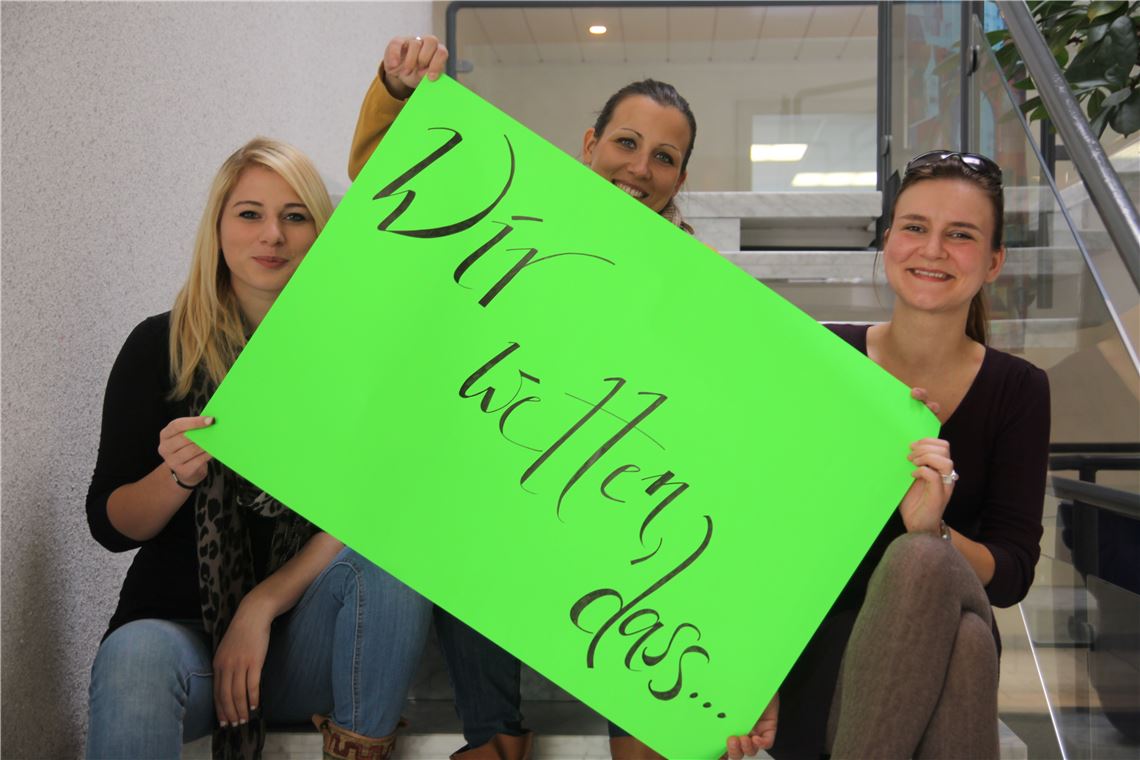 Das MT-Online Team hofft auf Facebook-Fans für den guten Zweck: Larissa Röse, Kathrin Goll und Sophia Zundel (v.li.). (Foto: Mummert)