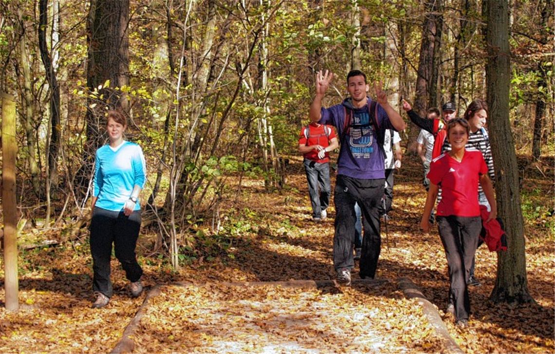 Das Marathonwandern macht den Aktiven offensichtlich viel Spaß. Foto: Filitz