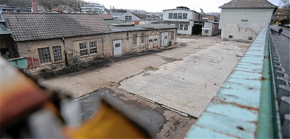 Das Maulbronner MWK-Areal soll zu einem attraktiven Wohnquartier werden. Für den Insolvenzverwalter, dem die Fläche gehört, stehen jetzt konkrete Verhandlungen mit einem Investor auf dem Programm. Auch die Stadtverwaltung ist in die Gespräche eingebunden, weil ihr ein Bach gehört, der unter dem Gelände fließt und freigelegt werden soll.