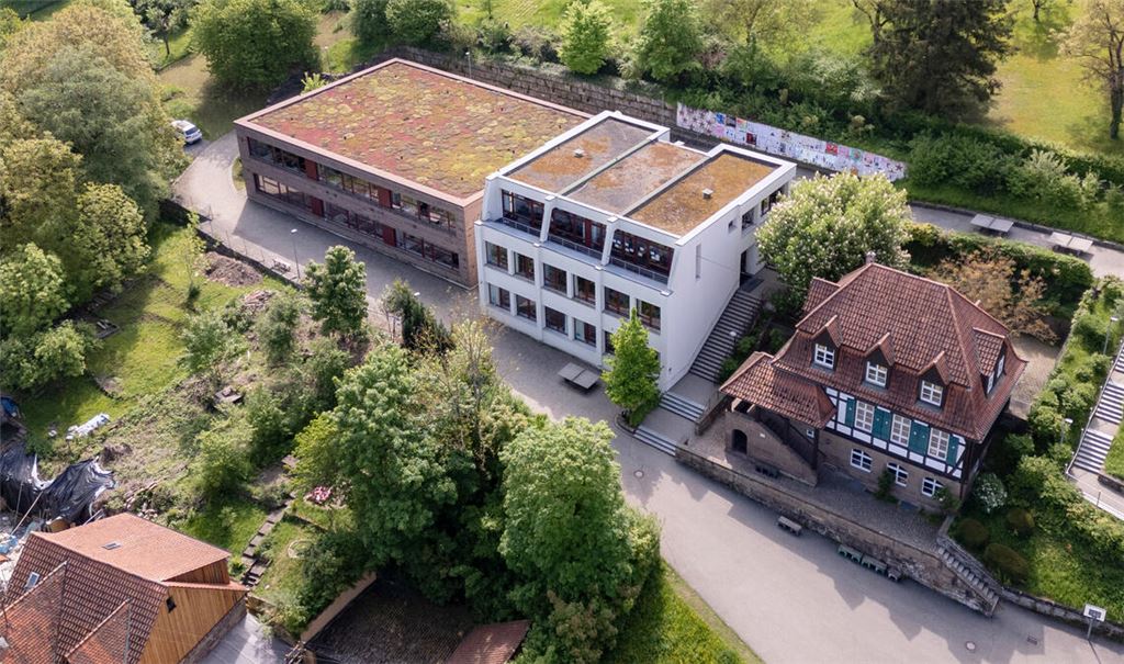 Das Maulbronner Salzach-Gymnasium: Bei einem Treffen in der Stadthalle können die Schülerinnen und Schüler ihre eigenen Wünsche und Ideen vorbringen. Foto: Fotomoment