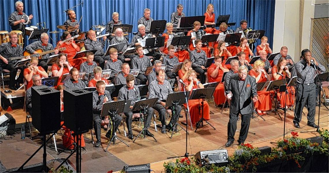 Iptinger Publikum feiert Mundhärfler