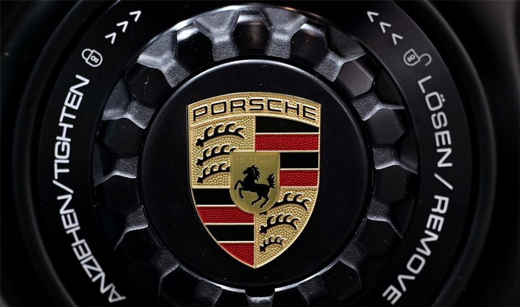 Das Porsche-Logo auf dieser Felge glänzt – anders als die  Aktie des Unternehmens derzeit.