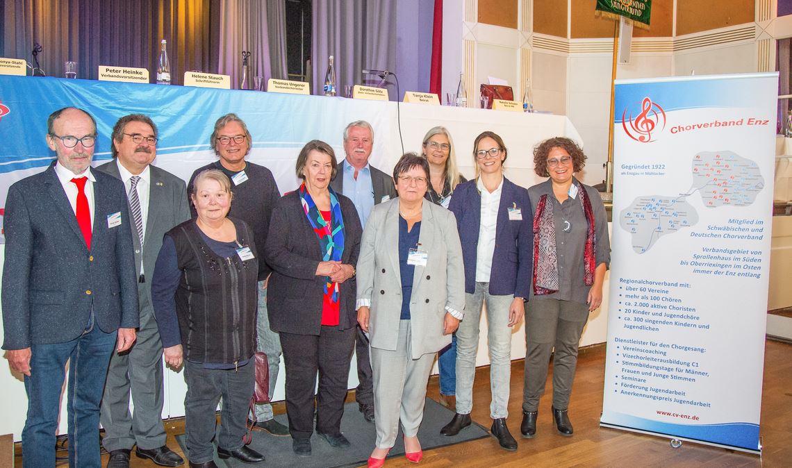 Das Präsidium des Chorverbands Enz, den es mutmaßlich nicht mehr lange gibt. Foto: Helbig