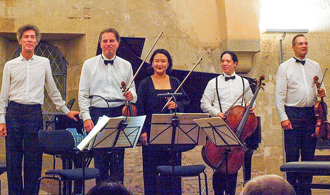 Konzert bleibt spannungsgeladen bis zum letzten Takt Das Quintett freut sich über die Begeisterung der vielen Zuhörer. Foto: Filitz