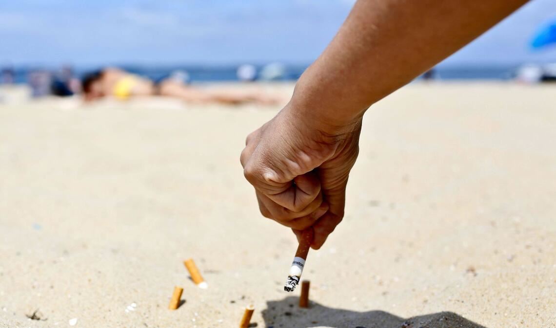 Das Rauch-Verbot gilt laut dem Gesundheitsministerium auch für Besucher des Landes.