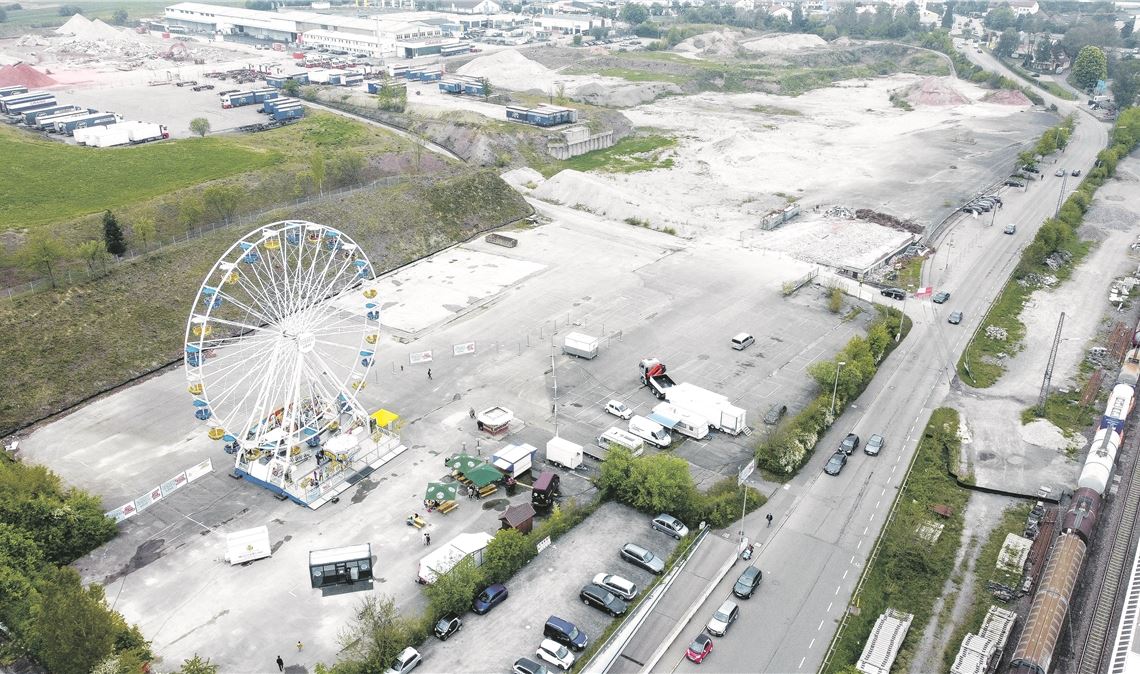 Das Riesenrad hat es erlaubt, das Areal für Mühlackers künftig jüngsten Stadtteil zu überblicken... Fotos: Archiv