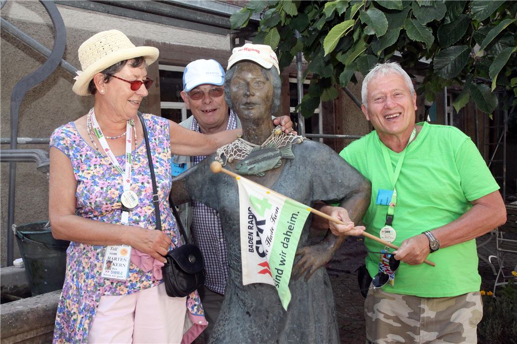Das SWR 4 Badenradio begeistert die Besucher und Hörer live in und aus Schützingen. (Foto: Hansen)