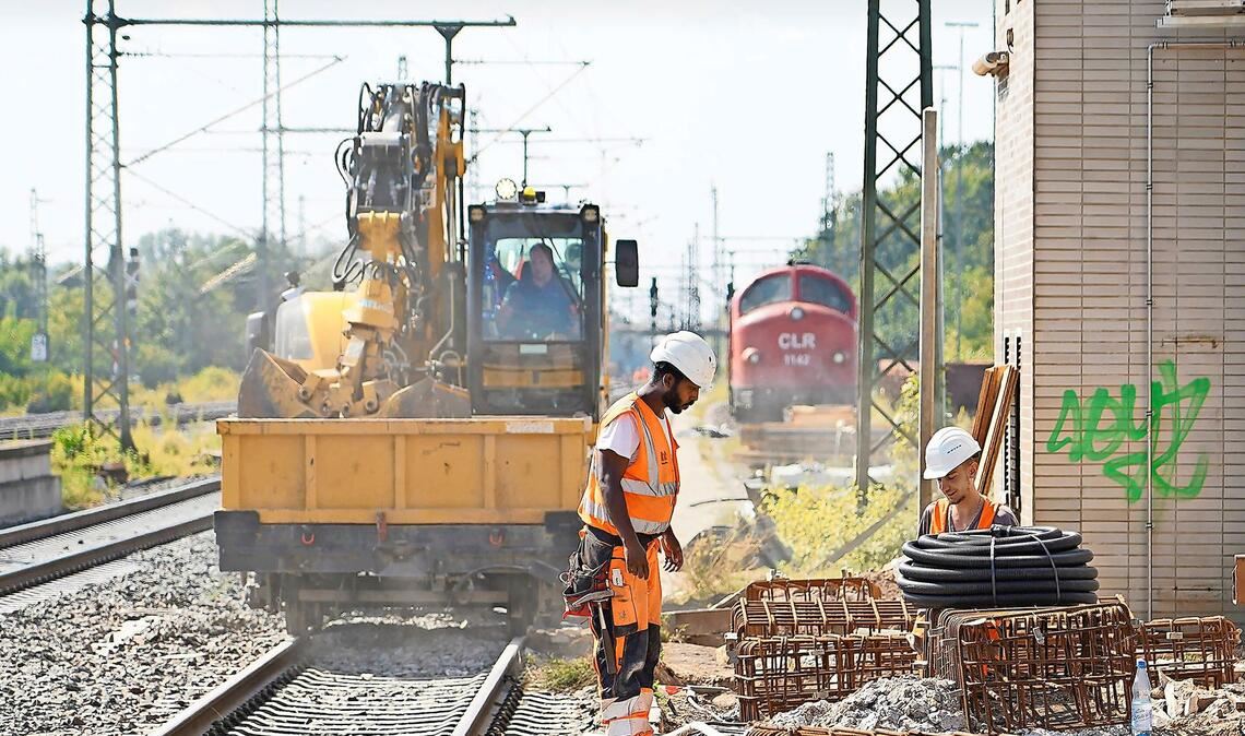 Das Sanierungskonzept der Bahn steht in der Kritik.
