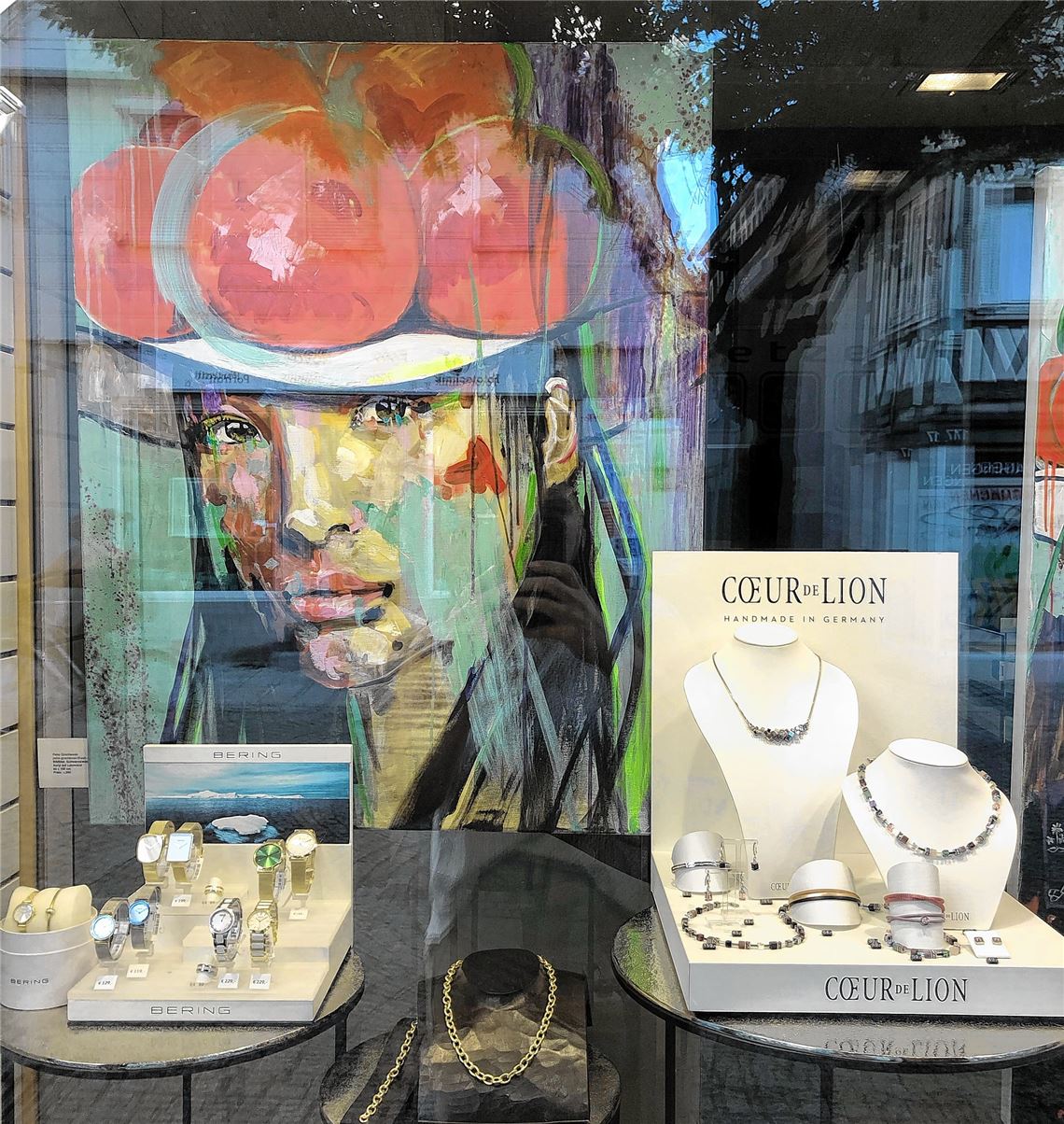 Das Schaufenster Hetzel wartet mit einer ungewöhnlichen Gestaltung auf.privat