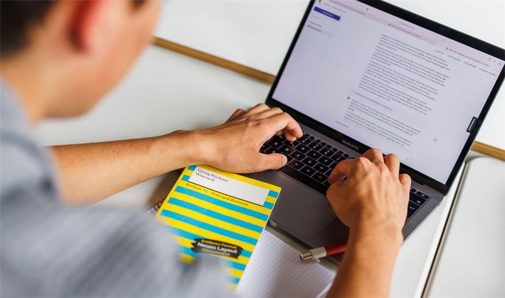 Das Schulfach Informatik wird zunehmend zu einem festen Bestandteil der Bildungslaufbahn in Deutschland. (Archivbild)