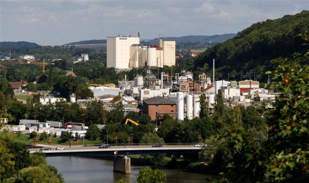 Das Solvay-Werk in Bad Wimpfen. Der Neckar ist nur einen Steinwurf entfernt.