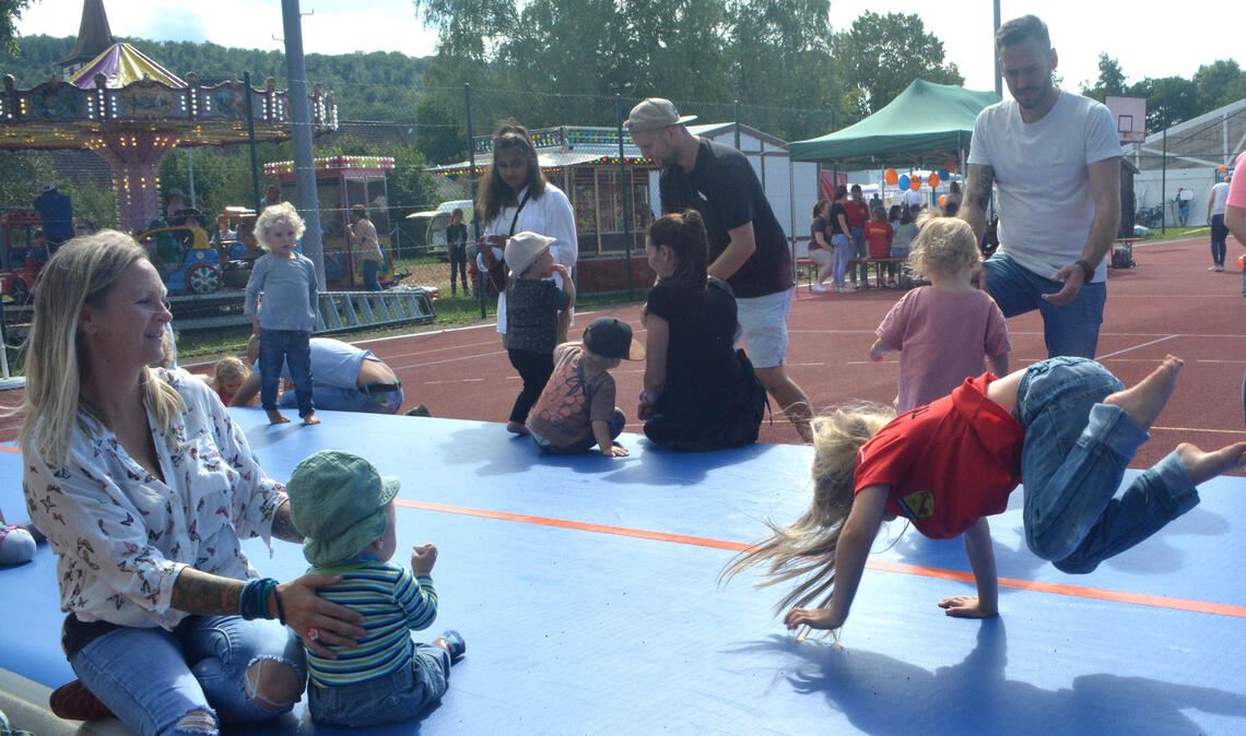 Das Sportgelände in Schützingen ist auch Festgelände wie hier bei der Feier zum 1000-jährigen Bestehen des Orts. Foto: Stahlfeld
