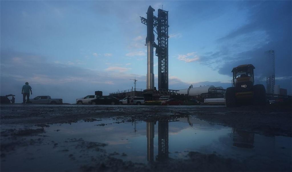 Das Starship wird für einen Testflug in Texas vorbereitet.