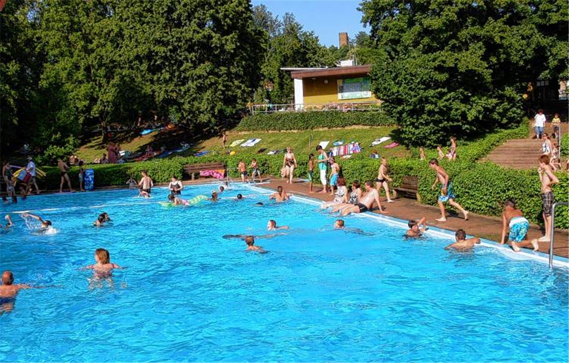 Das Sternenfelser Freibad könnte schon im kommenden Jahr ein neues Kleinkinderbecken haben. Die großzügige Spende eines Ehepaares aus der Gemeinde macht dies möglich. 