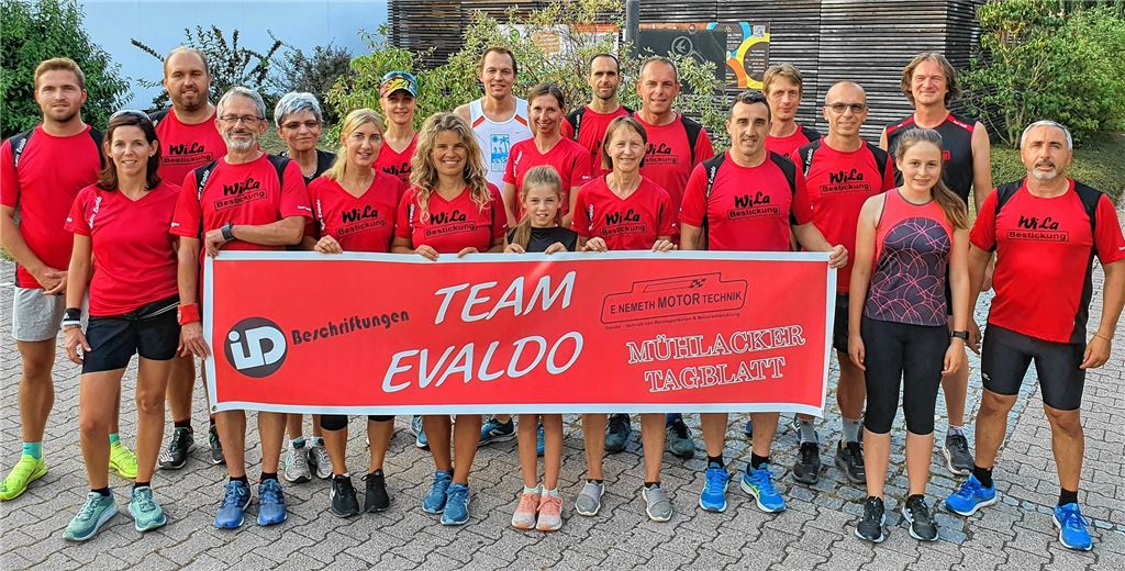 Das Team Evaldo – fotografiert vor der Corona-Zeit mit Abstandsregeln.privat