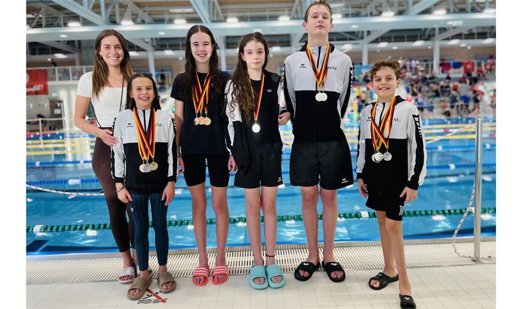 Das Team aus Mühlacker: Trainerin Marylin Jaeckle (v.li.), Livia Teifke, Leni Kreutel, Amelie Strauß, Maximilian Fochtner und Eneas Polonius Gil. Foto: privat