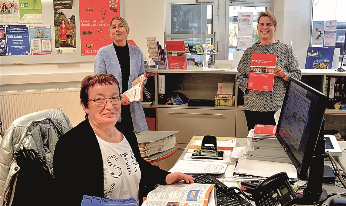 Das Team der Volkshochschule Mühlacker (v.li.): Petra Schmidt, Nicole Bessler und Dr. Martina Terp-Schunter.Fotos: Stahlfeld