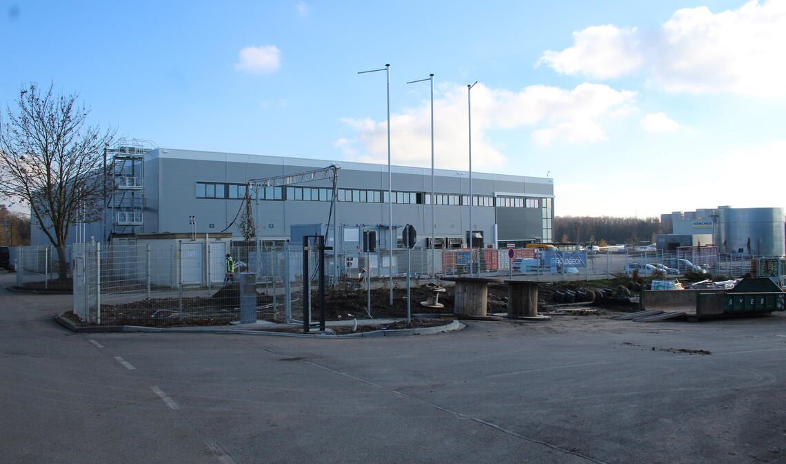 Das Unternehmen Prologis baut in Illingen im Gewerbegebiet Schweichling Hallen, die anschließend an Firmen vermietet werden. Das Projekt biegt auf die Zielgerade ein. Foto: Steigleder