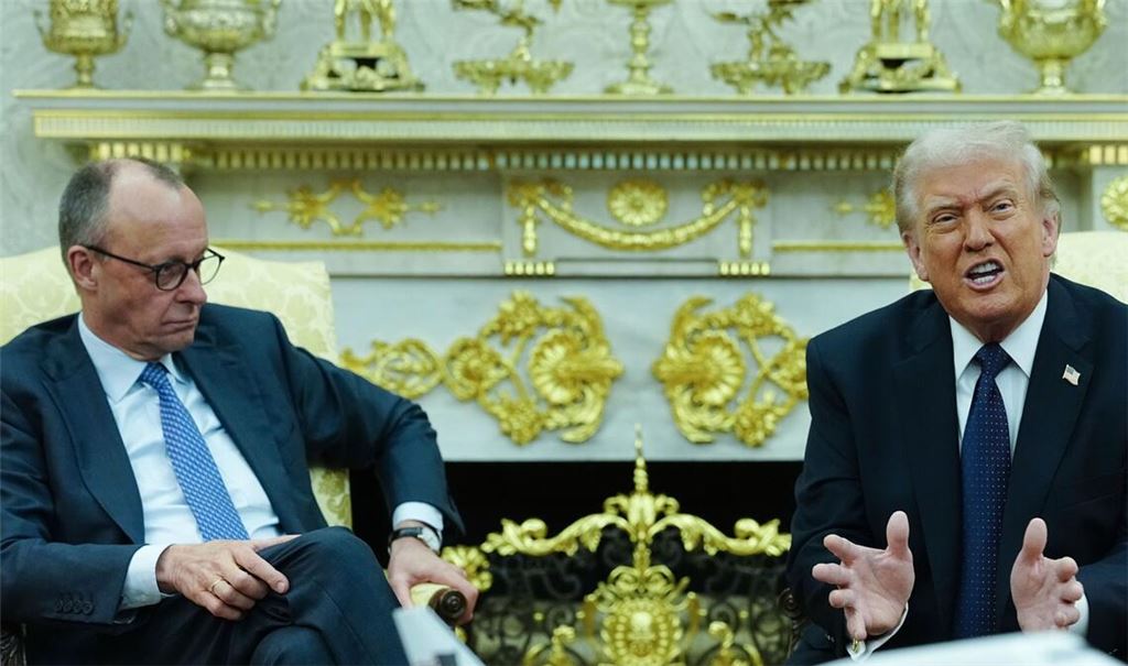 Das Verhältnis zwischen Kanzler Merz und US-Präsident Trump galt lange als gut, nun werden die Töne schärfer (Archivbild).