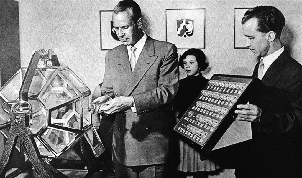 Das Waisenmädchen Elvira Hahn zog die erste Kugel in der Geschichte des erfolgreichen Glücksspiels "6 aus 49" - es war ausgerechnet die 13. (Archivbild)