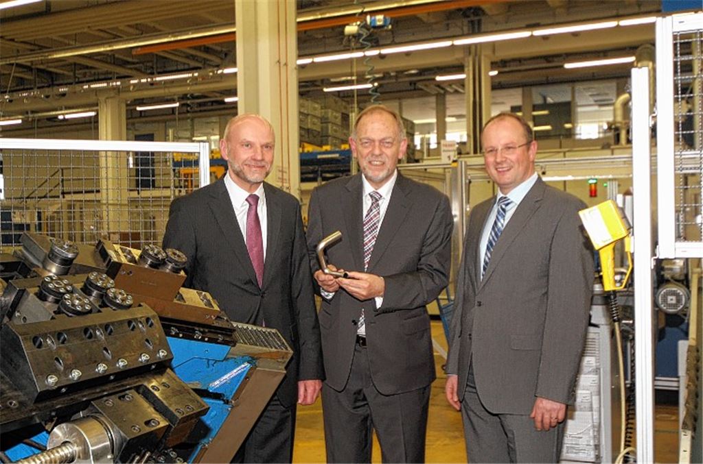 Das Witzenmann-Management mit Gerhard Flöck (v.l.), Hans-Eberhard Koch und Andreas Kämpfe verweist auf die hohe Kompetenz des Unternehmens auch als Zulieferer für den Fahrzeugbau. 