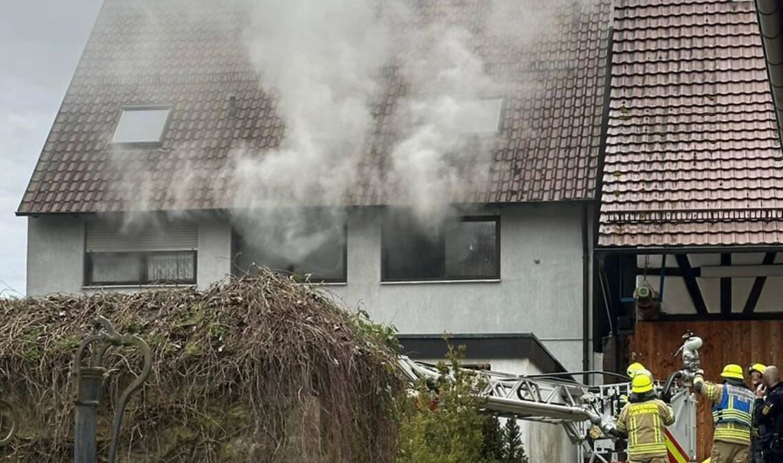 Das Wohnhaus ist nach dem Brand unbewohnbar. Fotos: Myroshnichenko