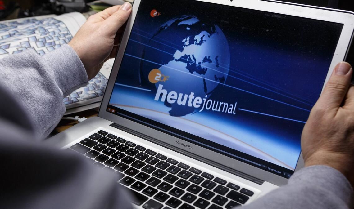 Das ZDF hat von Künstlicher Intelligenz (KI) generierte Bilder aus einem Beitrag der Nachrichtensendung „heute journal“ nachträglich entfernt (Symbolfoto).