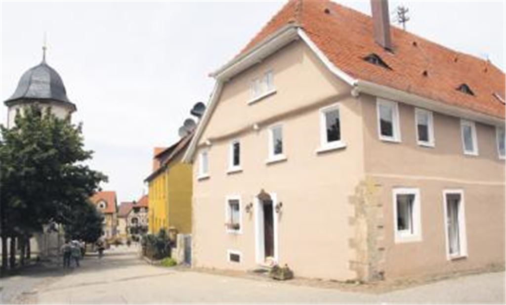 Das älteste Haus in Sternenfels beherbergt zurzeit die Sandbauernstube und soll zum Bürgerhaus für die ganze Gemeinde werden. 
Foto: Goertz