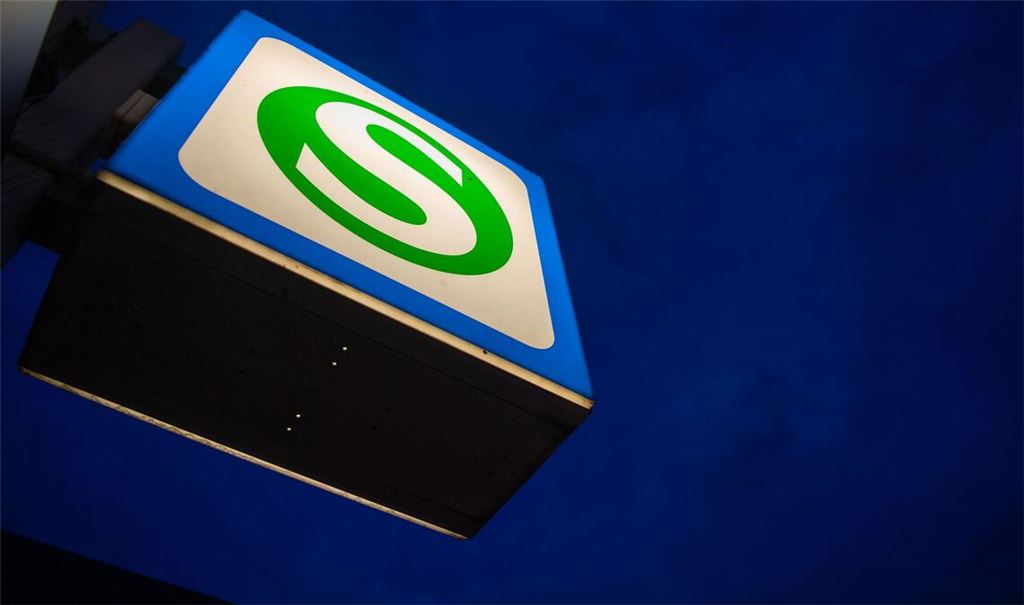 Das betroffene Gleis wurde vorübergehend gesperrt (Symbolbild).