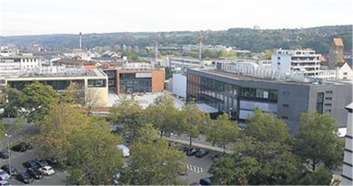 Das bislang einzige ÖPP-Projekt in der Region: Der 47-Millionen-Euro-Neubau der Alfons-Kern-Handwerkerschule in Pforzheim wurde mit Geldern von Stadt, Kreis und Land gefördert und vom privaten Investor BAM Deutschland gebaut. Bereits vor der Einweihung 2009 gab es dafür einen Innovationspreis, doch in jüngster Zeit mehren sich die Hinweise auf Mängel. Archivfoto: Kollros