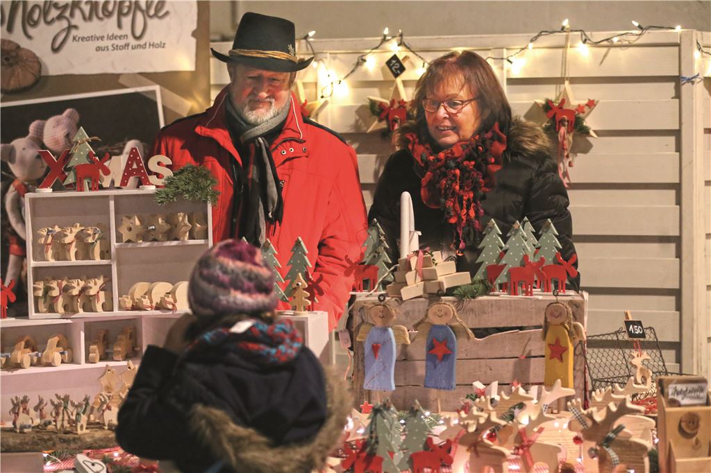 911_0008_81344_lh_Weihnachtsmarkt_Illingen_1_bearbeitet_