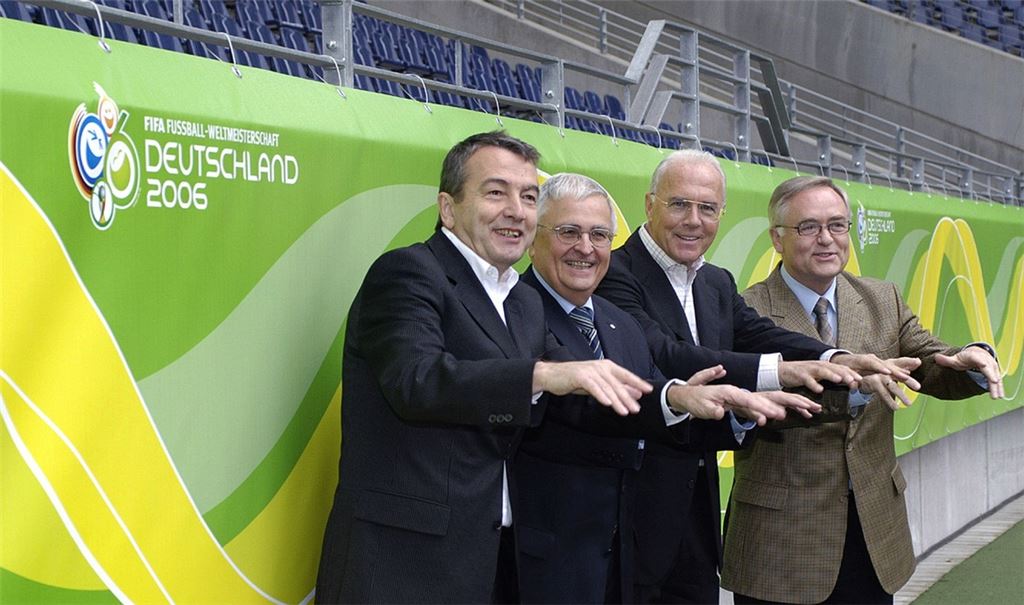 Das damalige Präsidium des OK für WM 2006 (l-r): Wolfgang Niersbach, Theo Zwanziger, Franz Beckenbauer und Horst R. Schmidt.