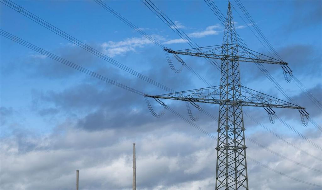 Das ehemalige Kernkraftwerk nach der Sprengung der Markanten Kühltürme. (Archivbild)