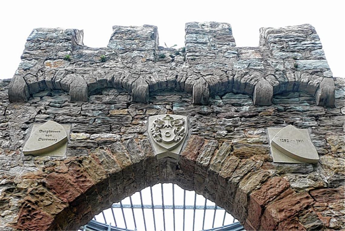 Das jüngste Projekt des Verschönerungsvereins: neue Wappen für das Burgtor.