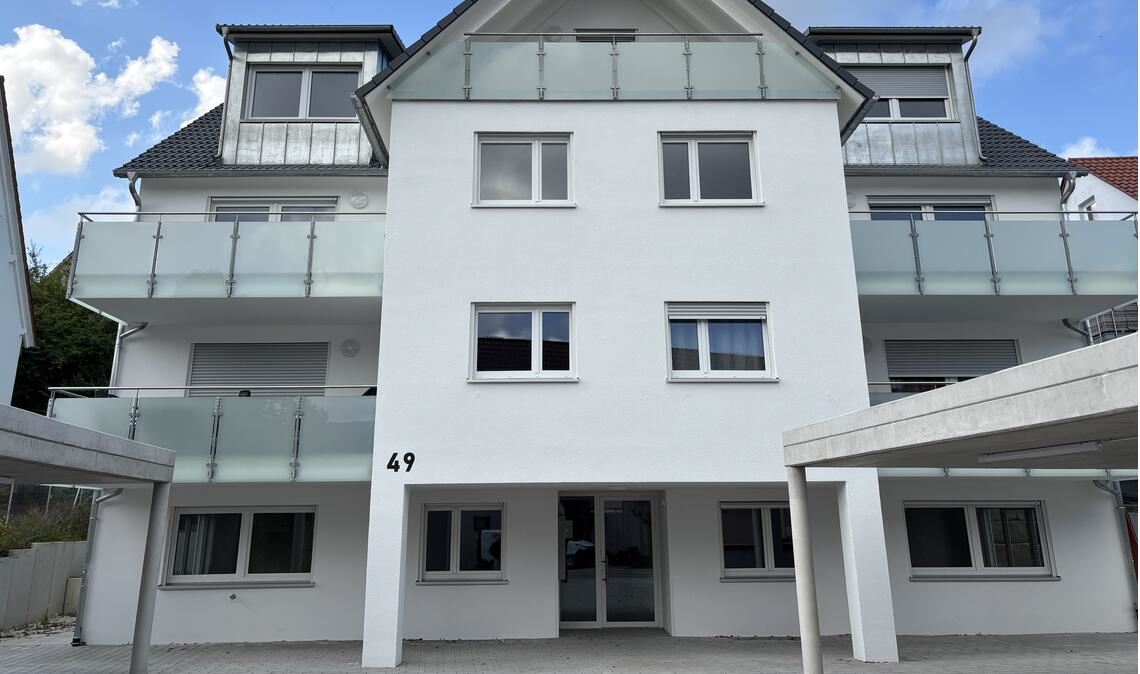 Neues Mehrfamilienhaus in Lomersheim schlüsselfertig übergeben Das neue Haus an der Illinger Straße. Foto: privat