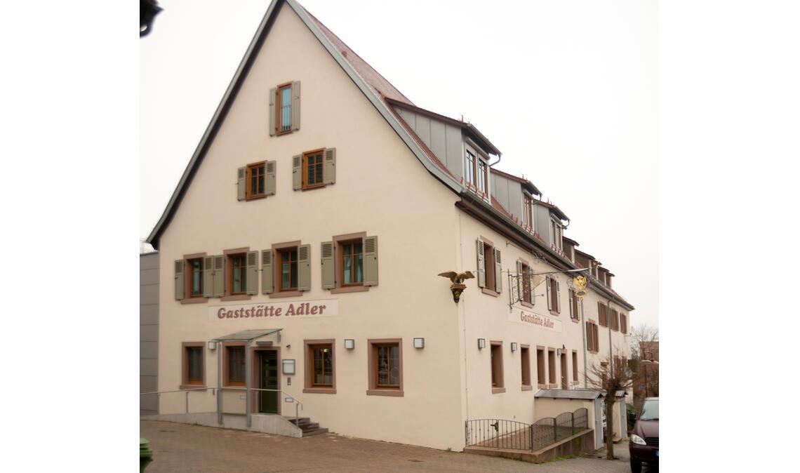 Das sanierte Gasthaus Adler dient derzeit als Unterkunft Geflüchteter. Foto: Fotomoment