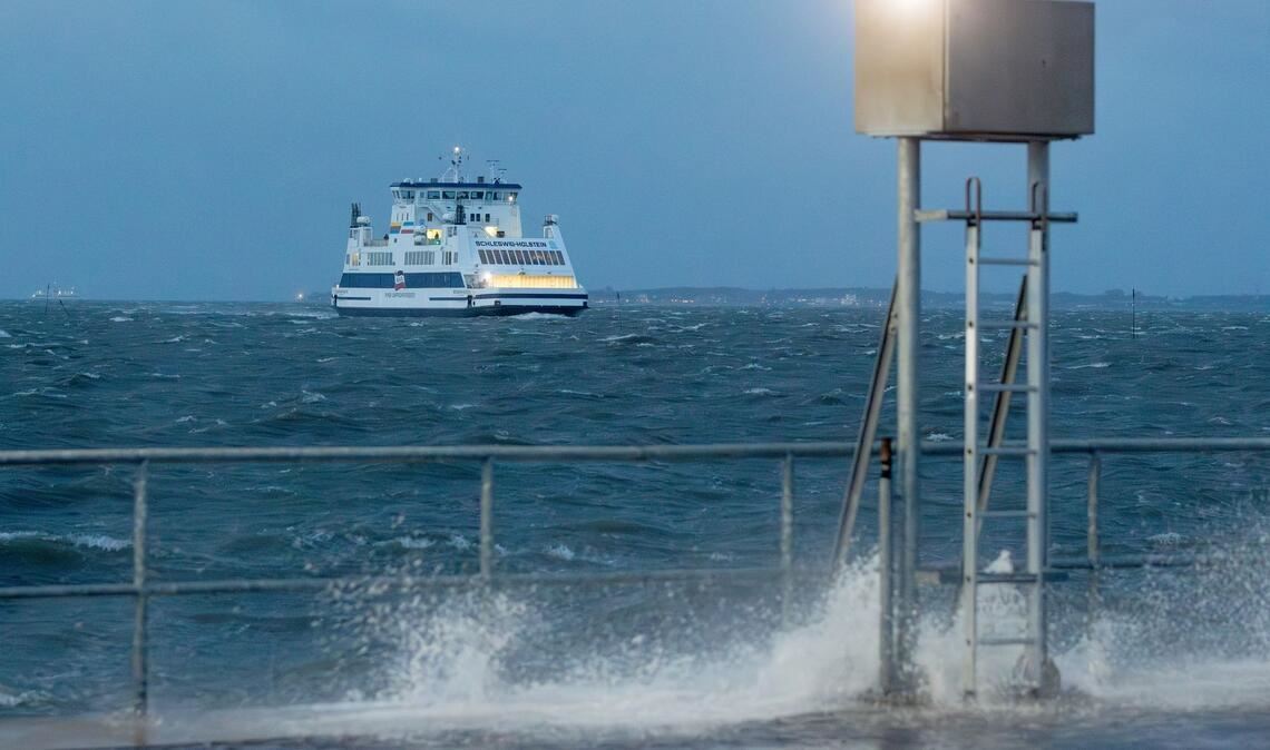 Das stürmische Wetter sorgte vor allem an der Nordseeküste für orkanartige Böen.
