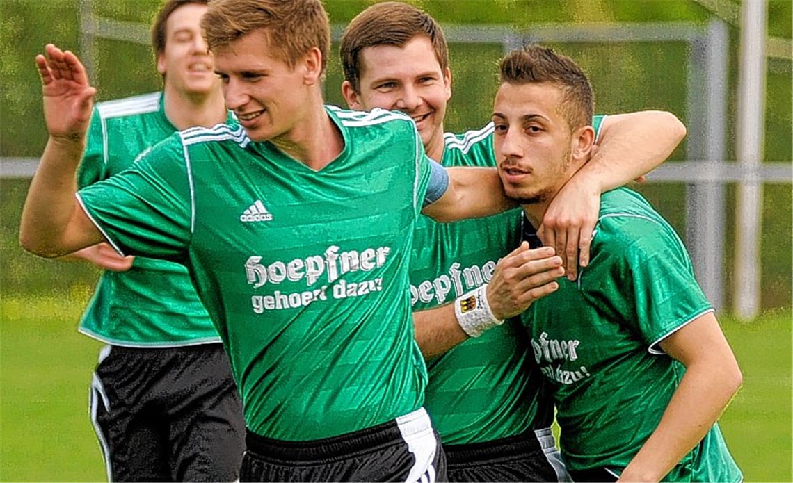 Das tut weh: Samet Altuntas (ganz rechts) verlässt die Spvgg Zaisersweiher und spielt ab sofort beim Ligakonkurrenten FC Fatihspor Pforzheim.
