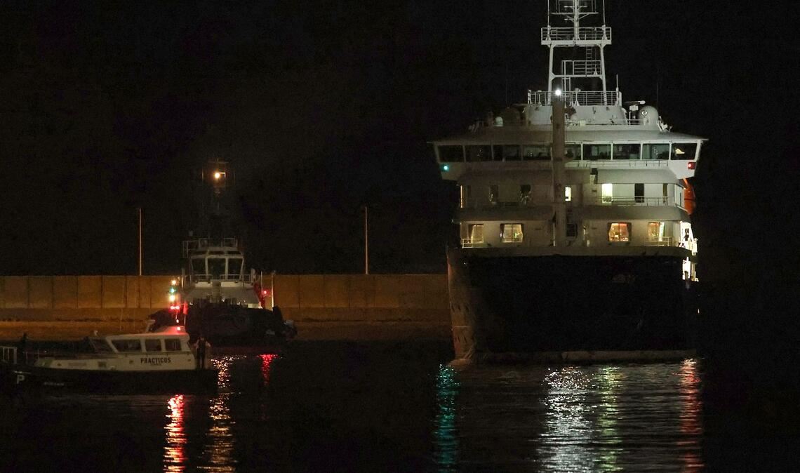 Das vom Hantavirus heimgesuchte Kreuzfahrtschiff Hondius ist in Teneriffa eingetroffen.