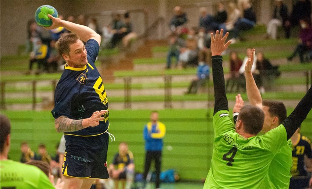 Das vorzeitige Aussetzen der Spielrunde im alten Jahr trifft auch die Mannschaften des Blau-Gelb Mühlacker –hier im Bild die Männer in der 1. Bezirksliga gegen Bruchsal. Foto: Archiv