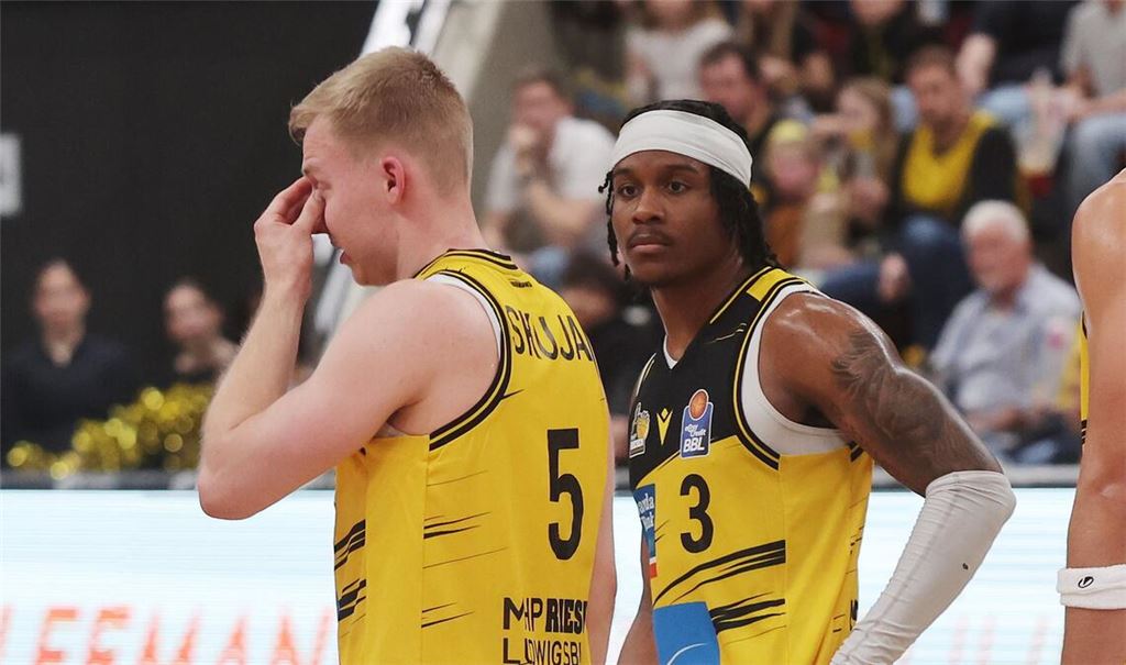 Das war wohl nix: Toms Skuja (li.) und Stefan Smith von den MHP Riesen Ludwigsburg