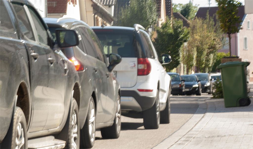 Dauerthema in Pinache: der starke Durchgangsverkehr auf der L1134. Foto: Archiv